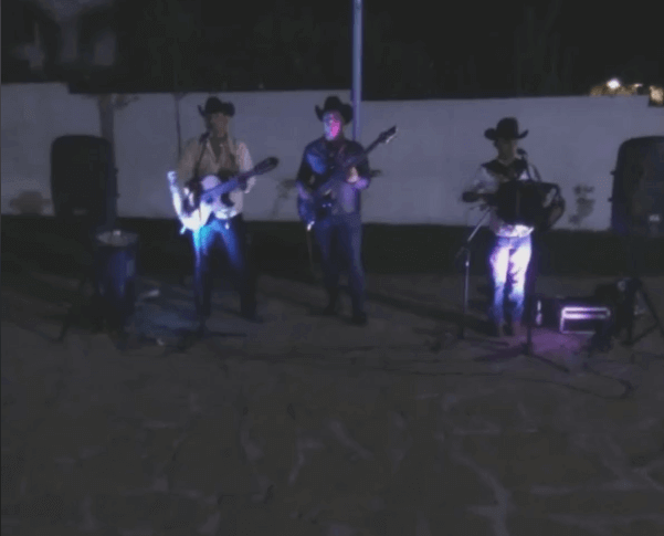 Grupo norteño de fara fara en Apodaca con audio e iluminación