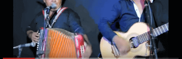 Acordeón y bajo sexto de fara fara en Monterrey